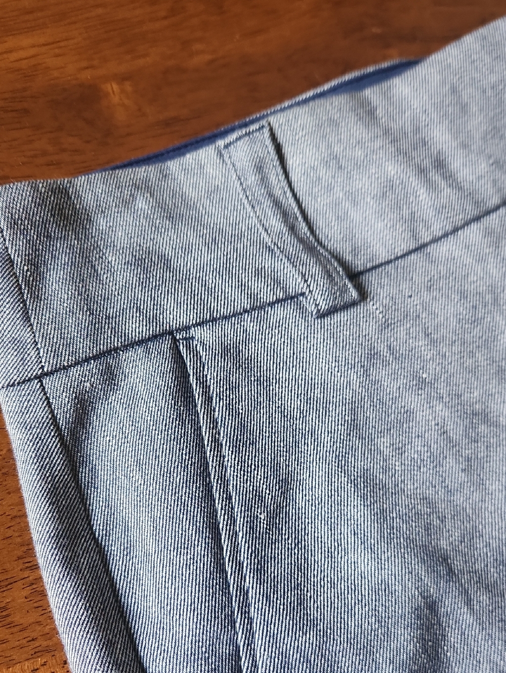 Express Midi High Rise Shorts - Picture 3 of 4